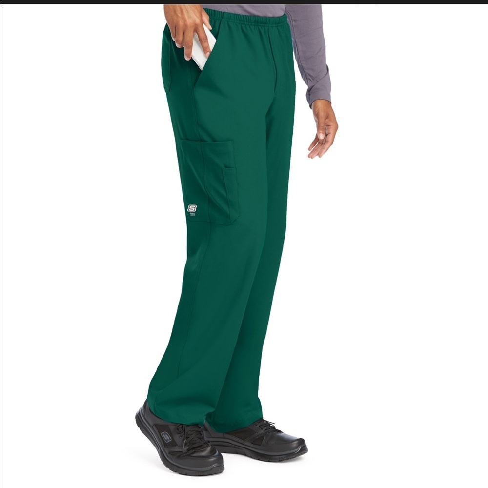Skechers By Barco Men’s Scrub Size Small Cargo Pants  Zip Closure